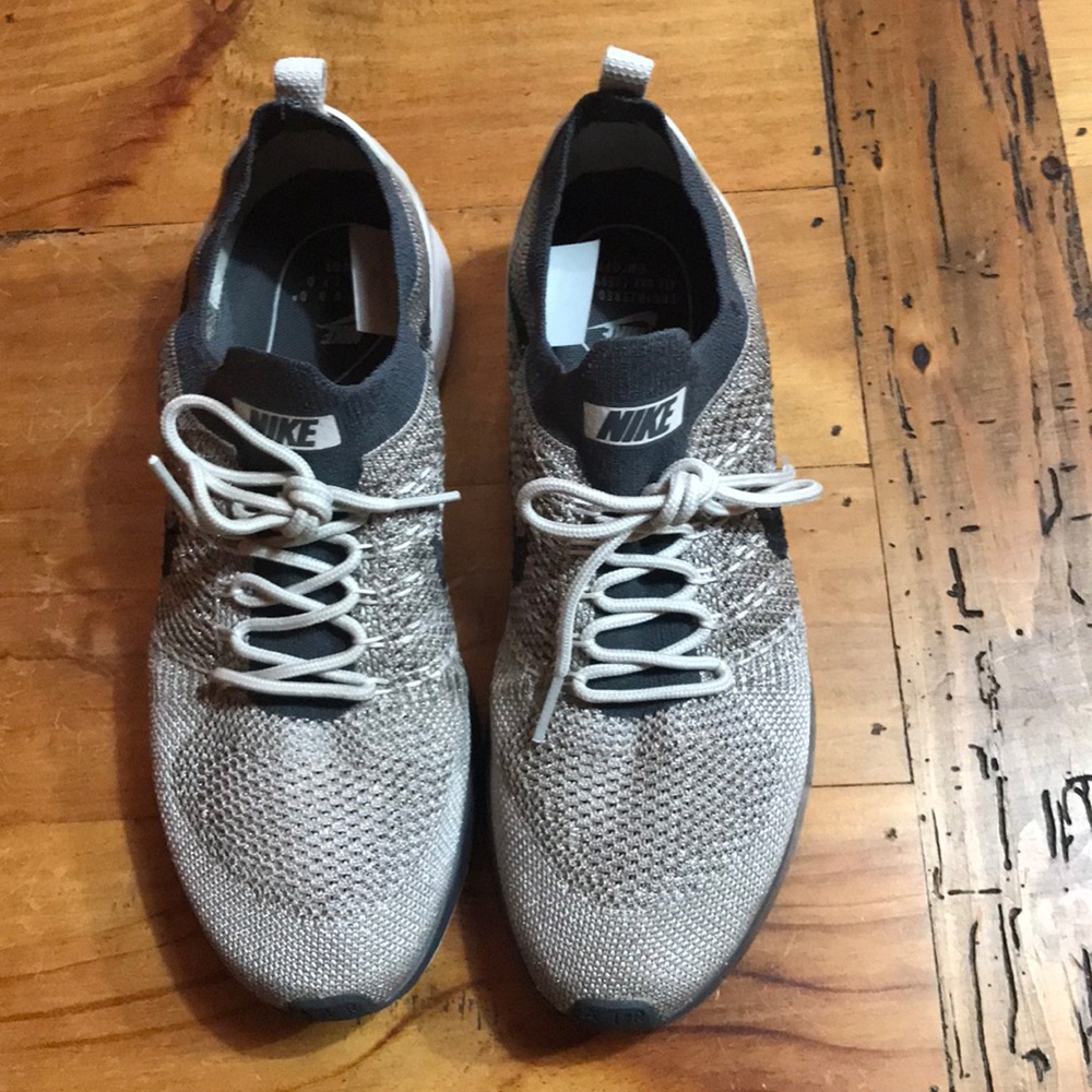 Nike Flyknit Women’s Racers Size 9.5